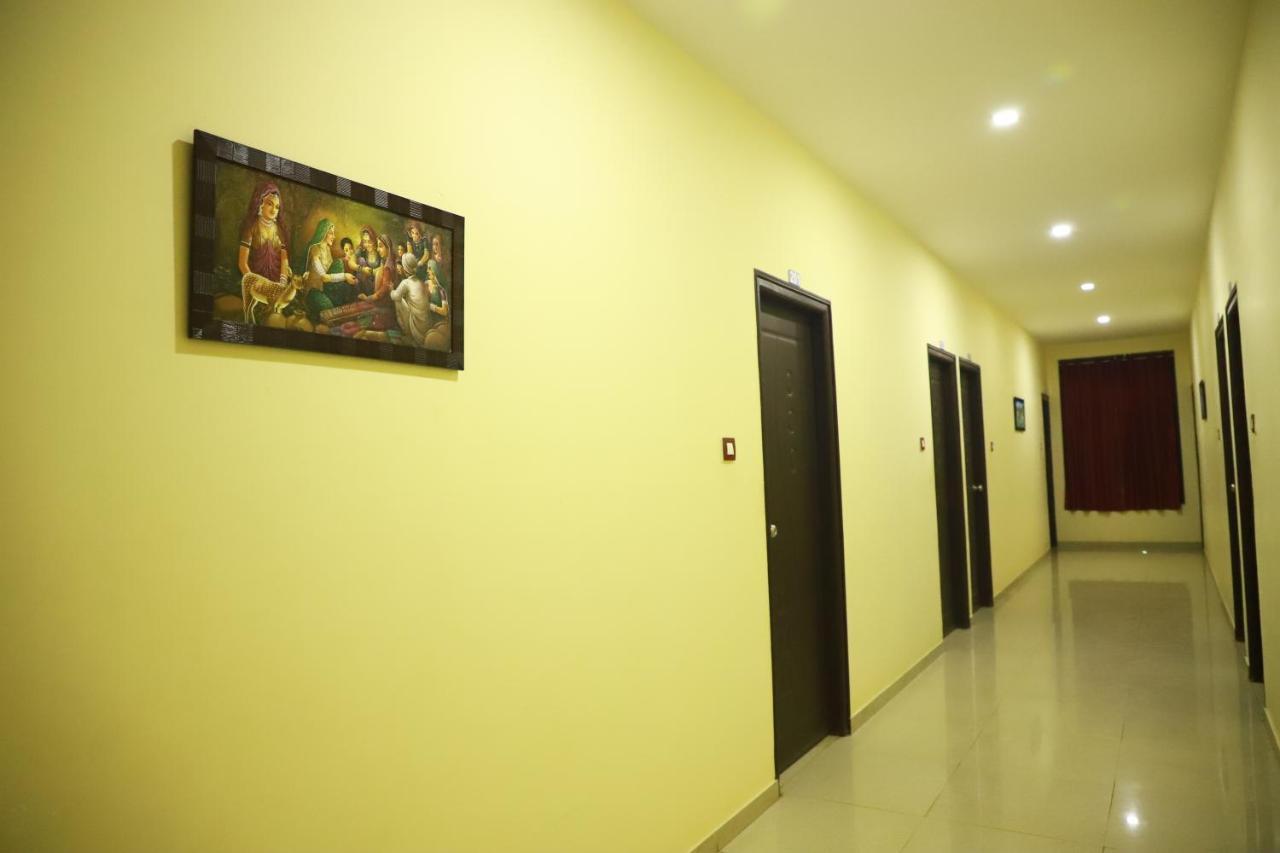Megha Residency Otel Haveri Dış mekan fotoğraf