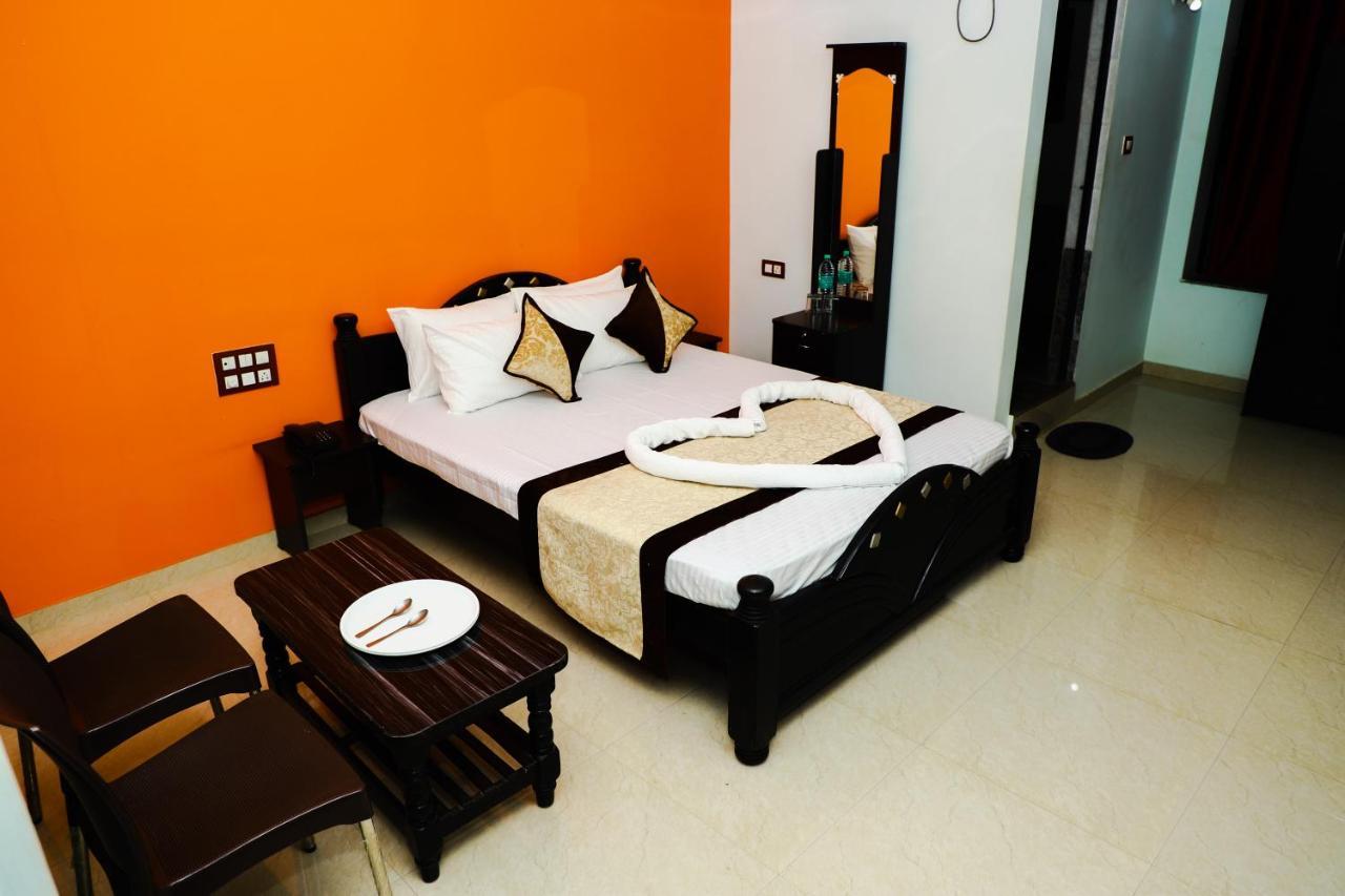 Megha Residency Otel Haveri Dış mekan fotoğraf