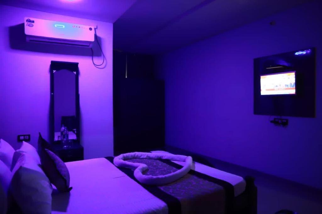 Megha Residency Otel Haveri Dış mekan fotoğraf